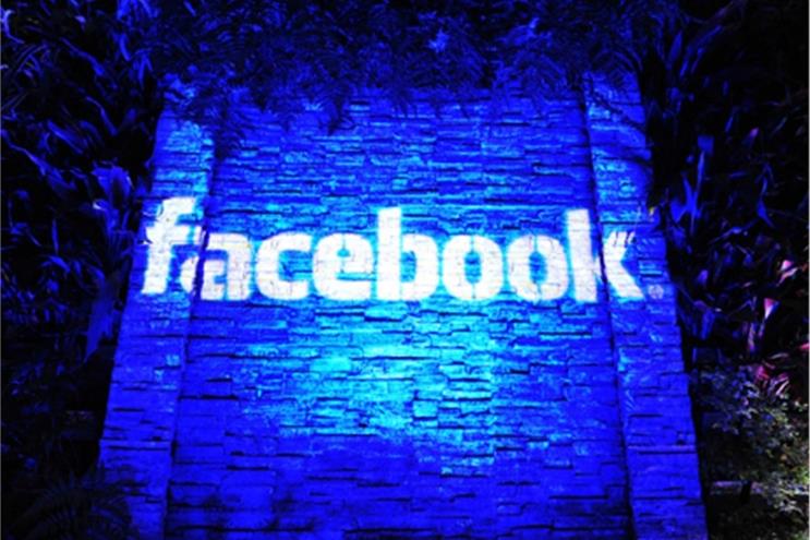 Facebook премества непромотираните публикации от новинарски източници извън основния поток