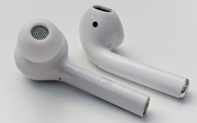 FreeBuds на Huawei са очевидно копие на AirPods, но с двоен живот на батерията