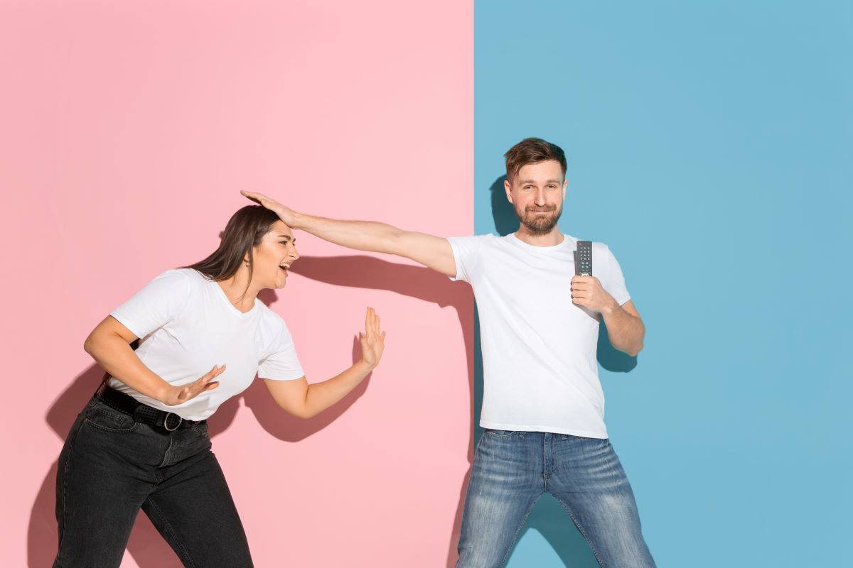 young-emotional-man-woman-pink-blue-wall